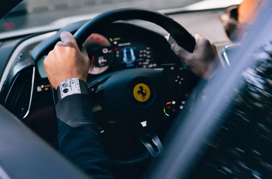 Часы от Ferrari